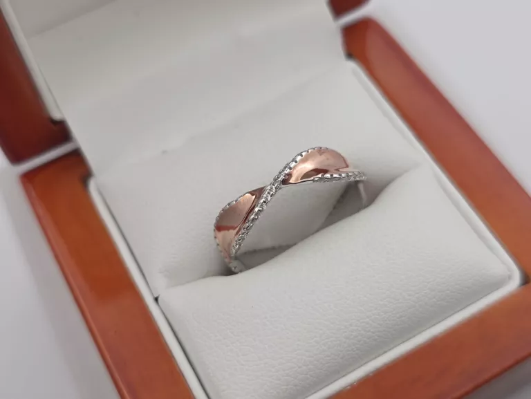 SREBRNY PIERŚCIONEK - 925 R.18 2,37G