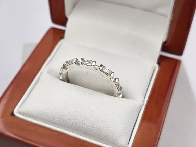 SREBRNY PIERŚCIONEK - 925 R.20 3,01G