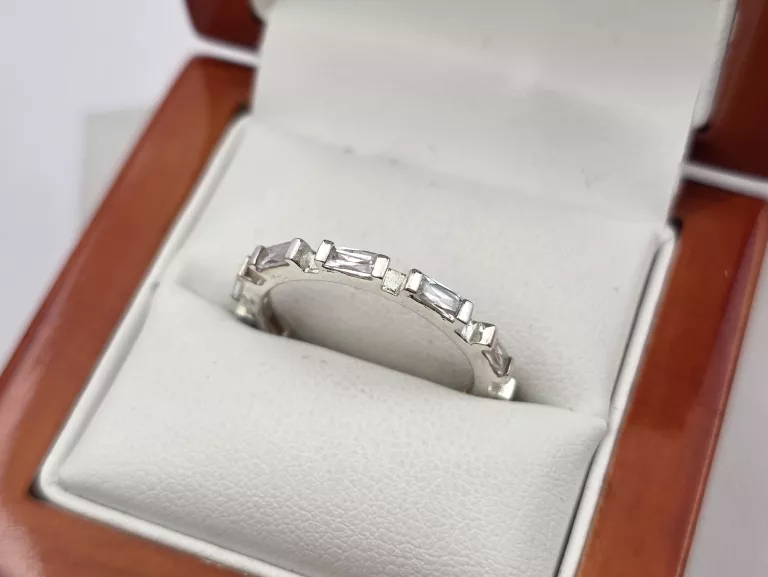 SREBRNY PIERŚCIONEK - 925 R.20 3,01G