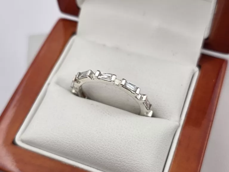 SREBRNY PIERŚCIONEK - 925 R.20 3,01G