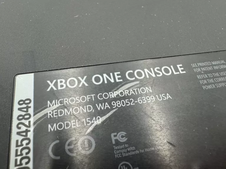 KONSOLA XBOX ONE 500 GB CZARNY/8 GIER/ 2X PAD/ŁADOWARKA DO PADÓW