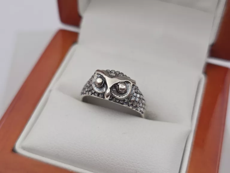 SREBRNY PIERŚCIONEK - 925 R.15 2,75G