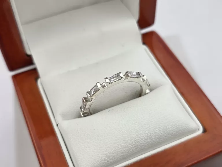 SREBRNY PIERŚCIONEK - 925 R.20 3,01G