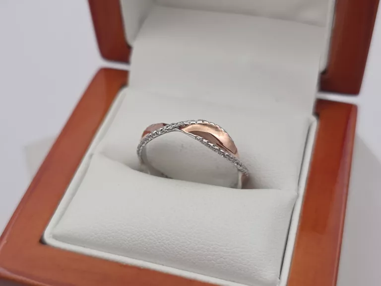 SREBRNY PIERŚCIONEK - 925 R.18 2,37G