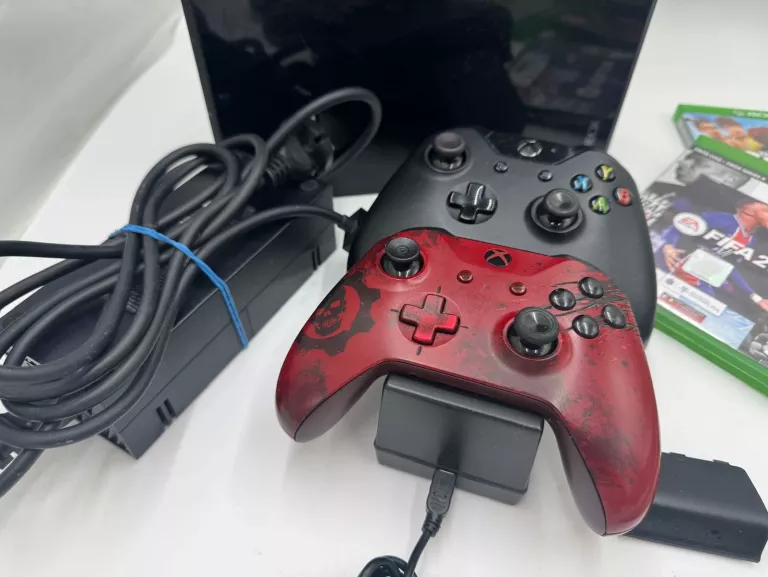 konsola-xbox-one-500-gb-czarny8-gier-2x-padladowarka-do-padow-stan-11323-2