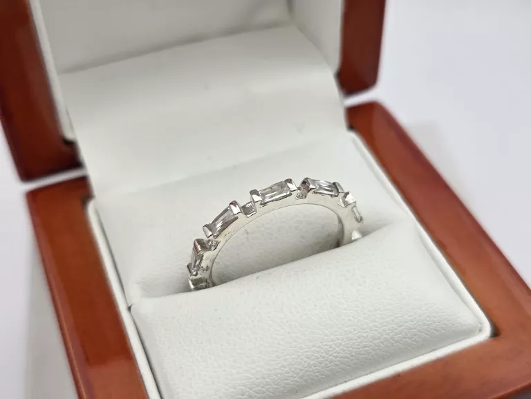 SREBRNY PIERŚCIONEK - 925 R.20 3,01G