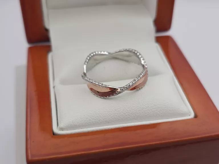 SREBRNY PIERŚCIONEK - 925 R.18 2,37G