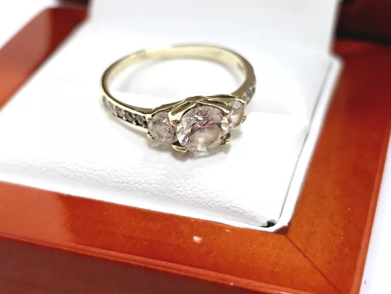 ZŁOTY PIERŚCIONEK Z CYRKONIAMI 333 1,91G 14