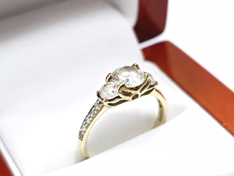 ZŁOTY PIERŚCIONEK Z CYRKONIAMI 333 1,91G 14