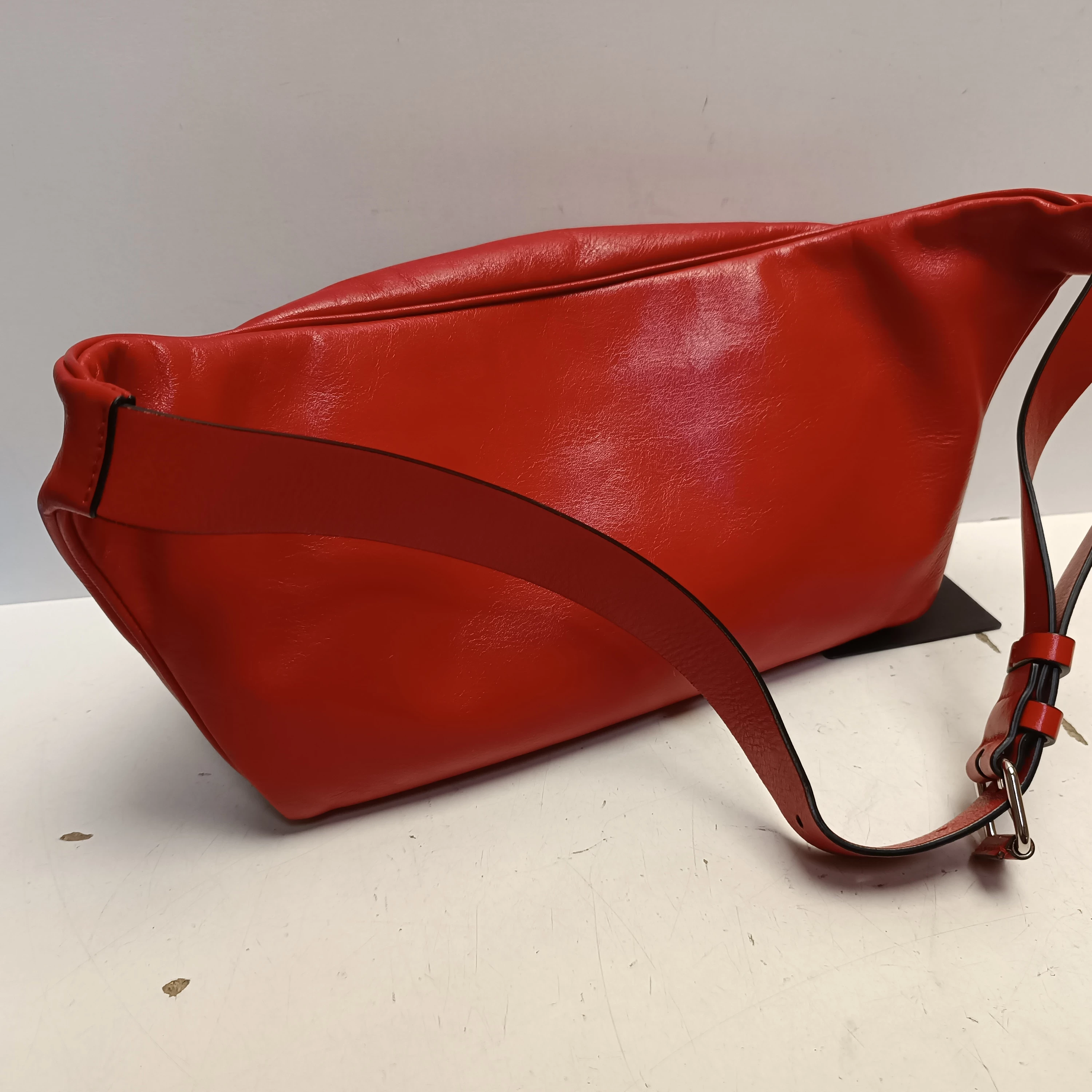 nerka-saszetka-valentino-czerwona-sy2b0827-size-l-rodzaj-204229-219365