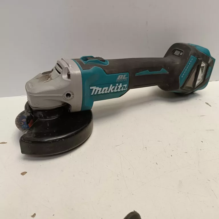 makita-szlifierka-dga511-walizka-rodzaj-zasilania-128529-1