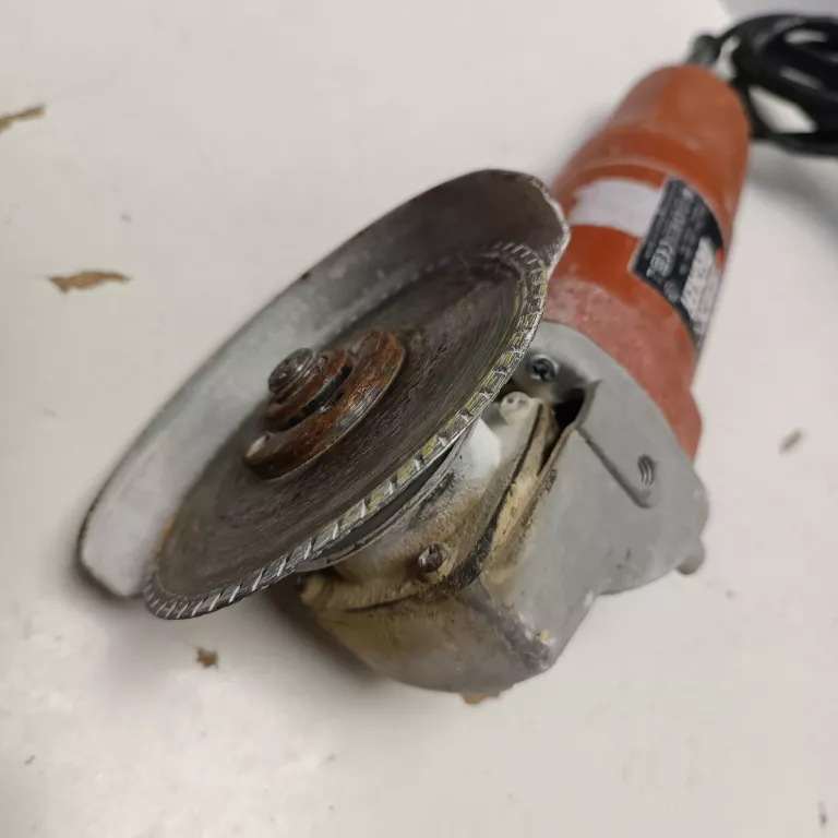 SZLIFIERKA KĄTOWA BLACK&DECKER CD115