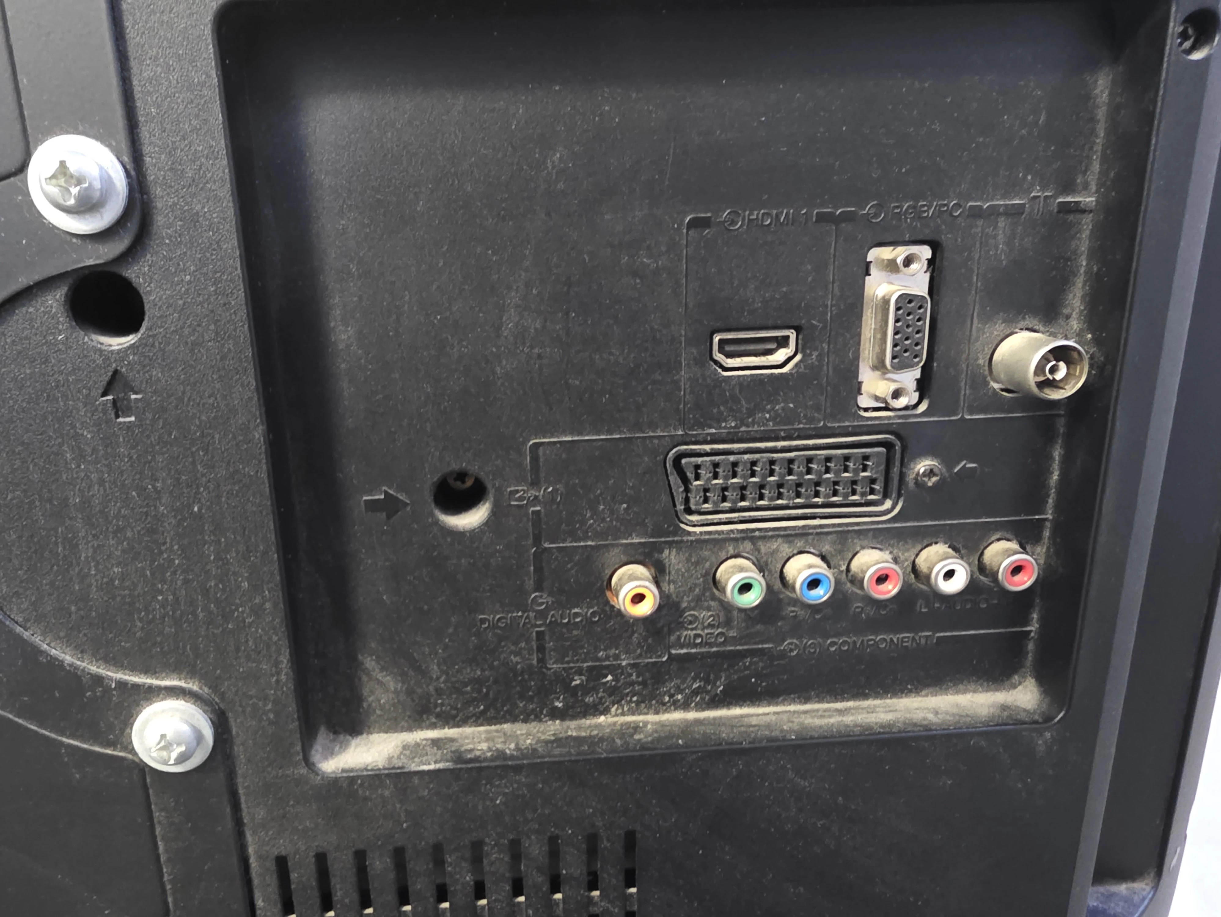 telewizor-led-toshiba-32l2433d-przekatna-ekranu-cale-3200