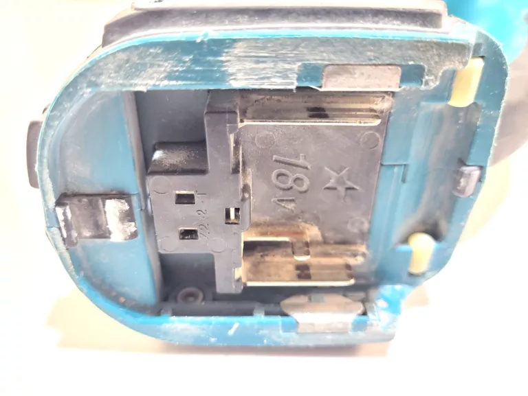 MŁOTOWIERTARKA MAKITA DHR202 18V BODY