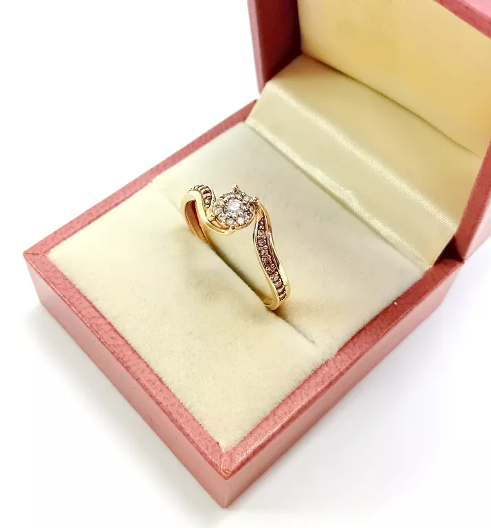 blyskotliwy-zloty-pierscionek-pr585-r21-kamienie-221-32