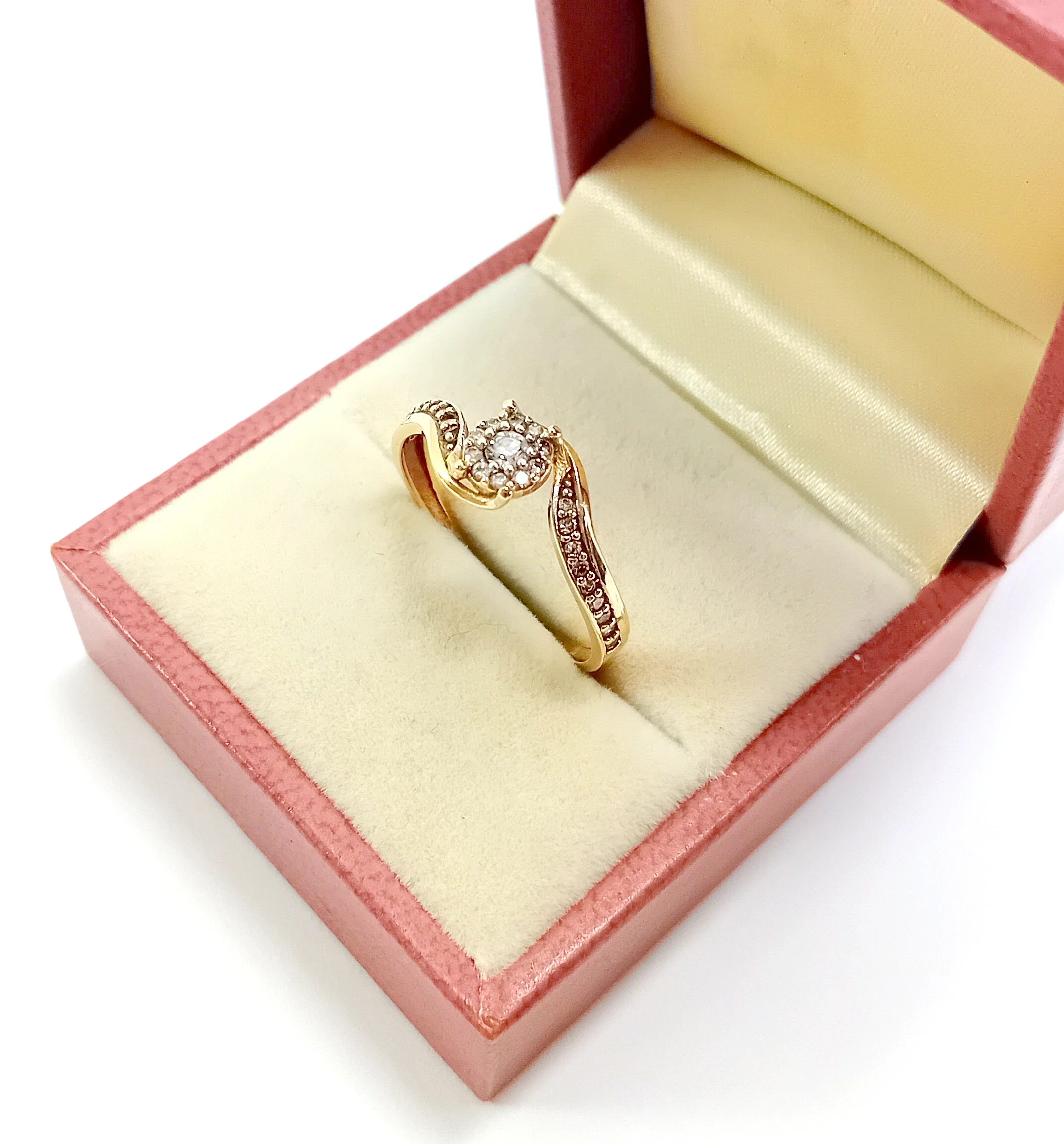 blyskotliwy-zloty-pierscionek-pr585-r21-kamienie-221-32