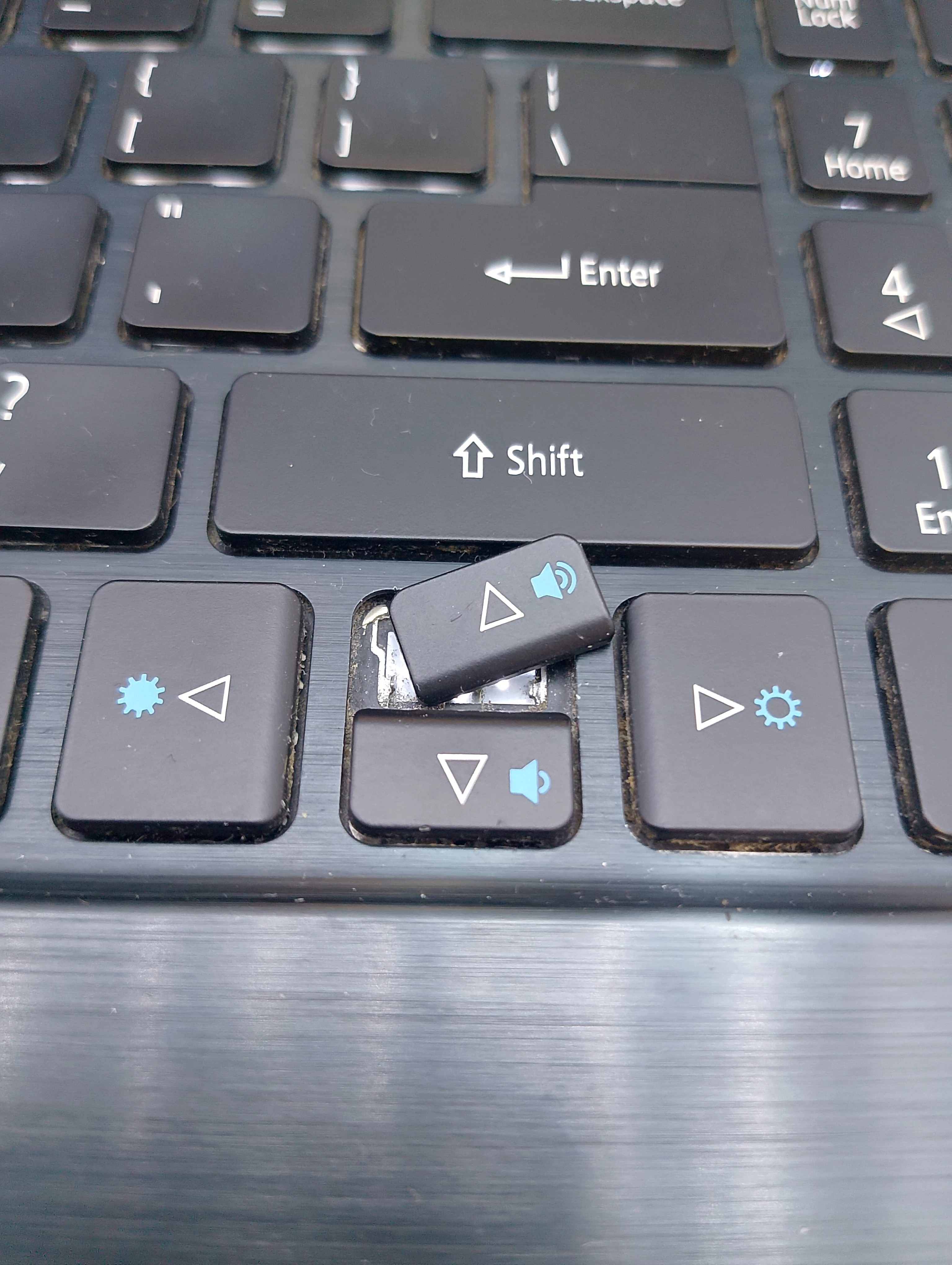 laptop-acer-aspire-f5-573-series-n16q2-4512gb-win-10-pro-ladowarka-liczba-rdzeni-procesora-4329-2