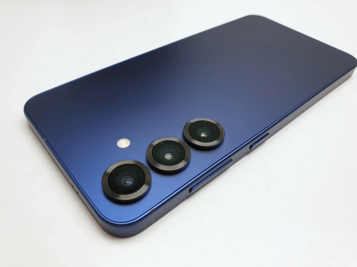 telefon-samsung-galaxy-s25-wbudowana-pamiec-202869-214189