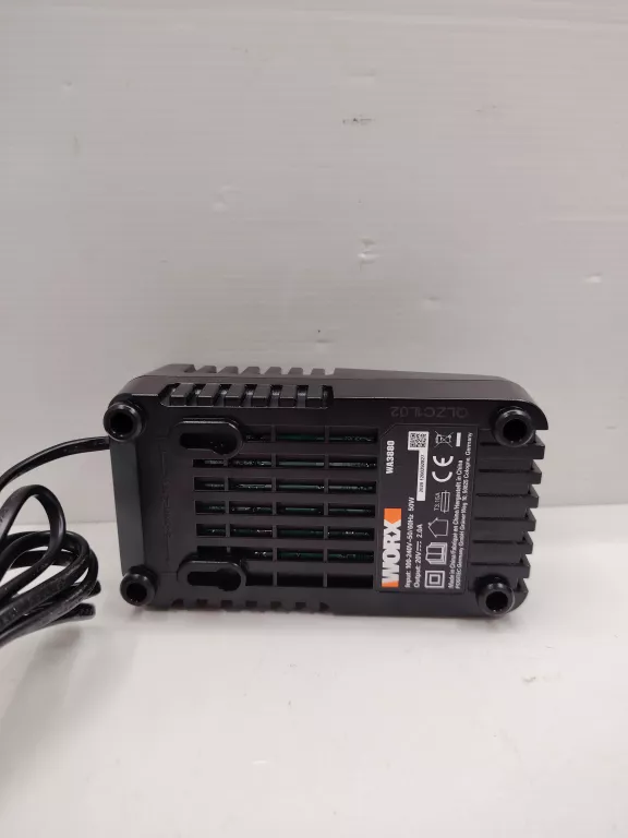 ŁADOWARKA DO AKUMULATORA