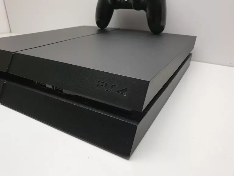 KONSOLA SONY PLAYSTATION PS4 CUH-1216B + PAD