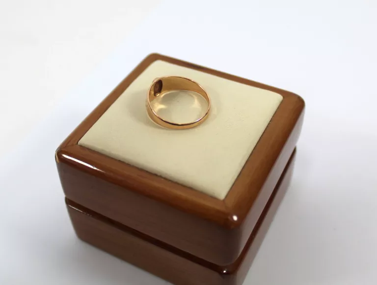 WIEKOWY ZŁOTY PIERSCIONEK P585 R14