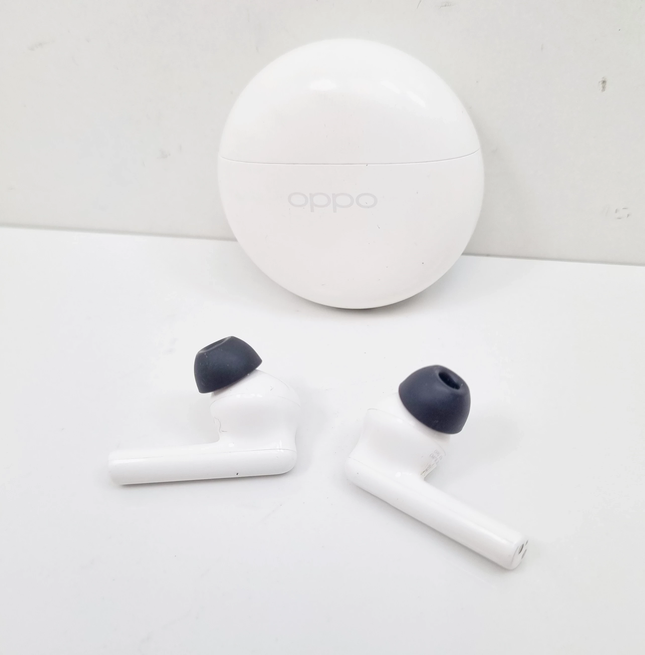oppo-enco-buds2-stereo-20-bt-52-biale-kolor-dominujacy-129357-2