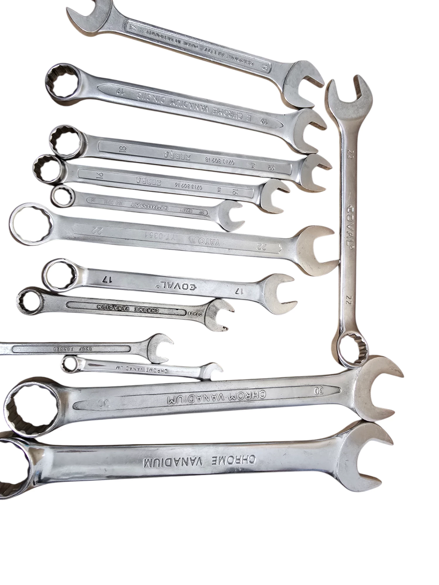 zestaw-kluczy-roznych-13szt-liczba-elementow-w-zestawie-12