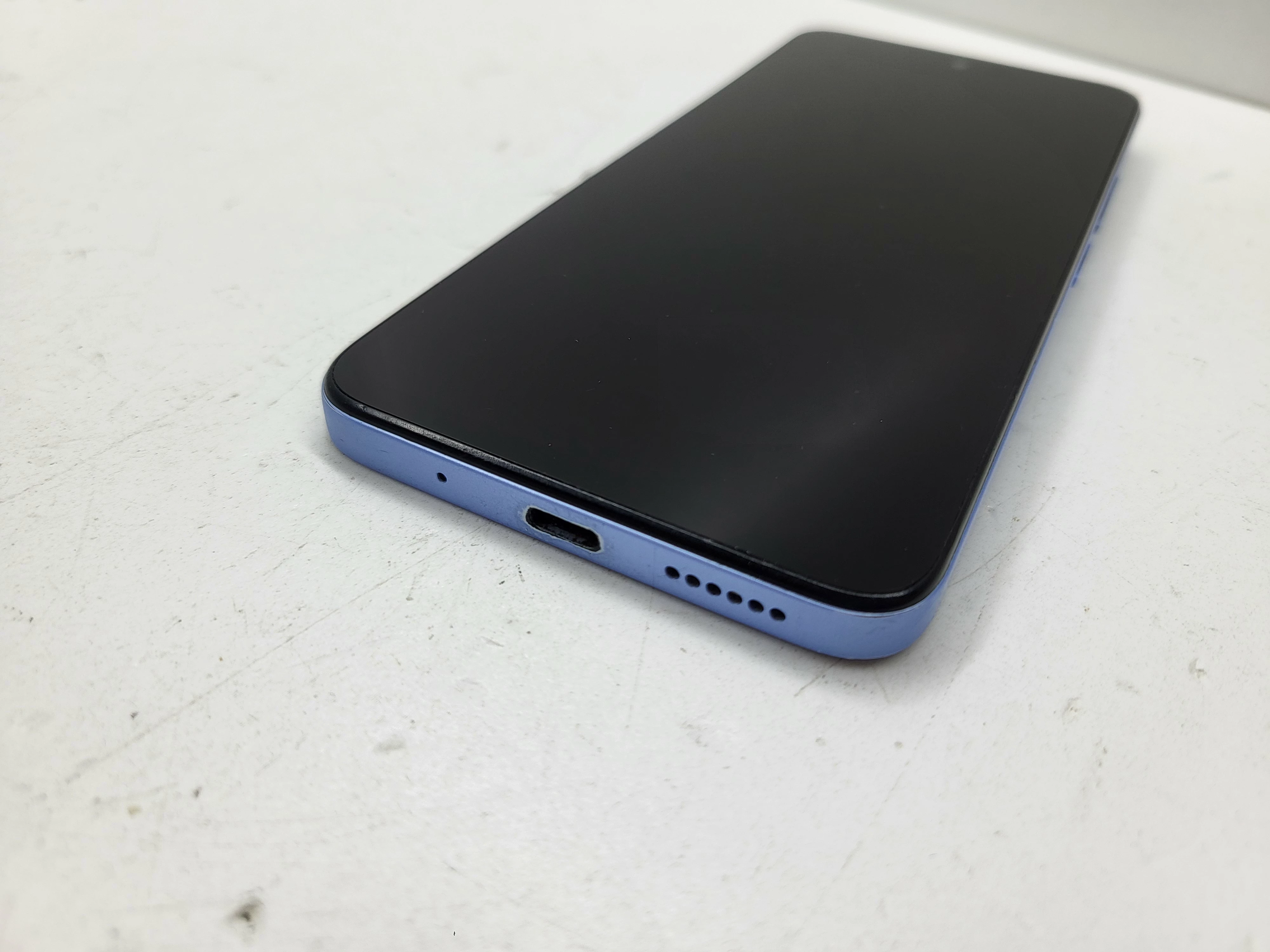 telefon-xiaomi-redmi-12-przekatna-ekranu-679