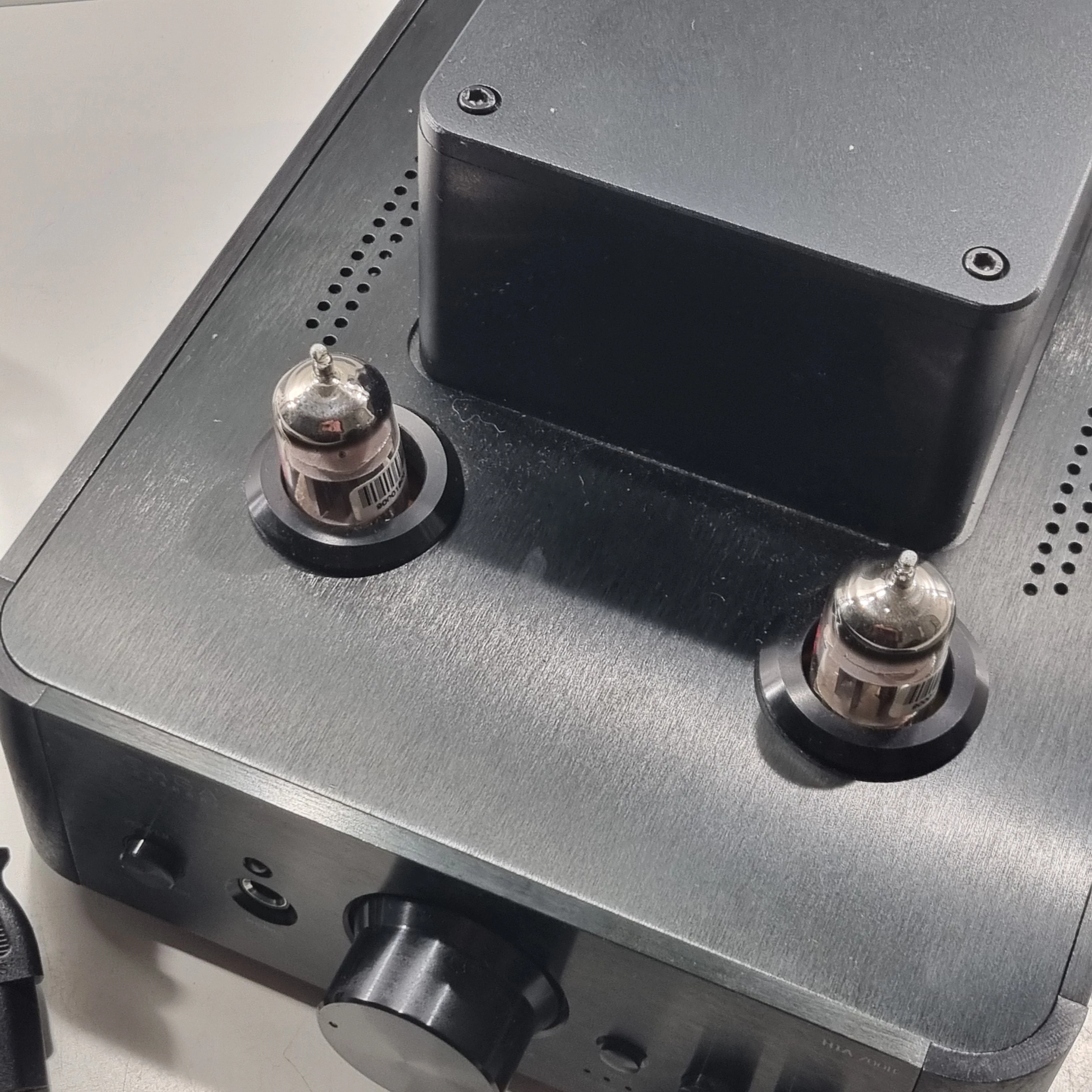 taga-hta-700b-v3-2022-black-wzmacniacz-audio-bluetooth-lampy-5bk7-marka-248811-1954546