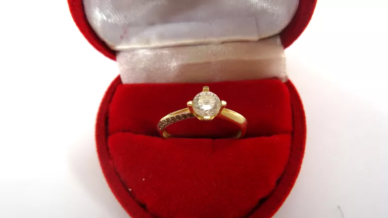 URZEKAJĄCY ZŁOTY PIERŚCIONEK PR.585, 14K., R.:13