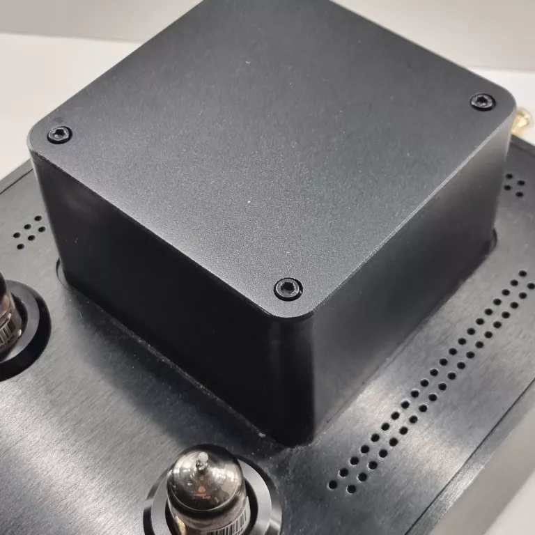 taga-hta-700b-v3-2022-black-wzmacniacz-audio-bluetooth-lampy-5bk7-waga-produktu-550