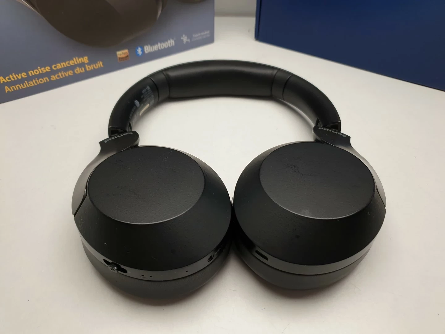 sluchawki-bt-philips-8000-series-taph805-kpl-stan-11323-2