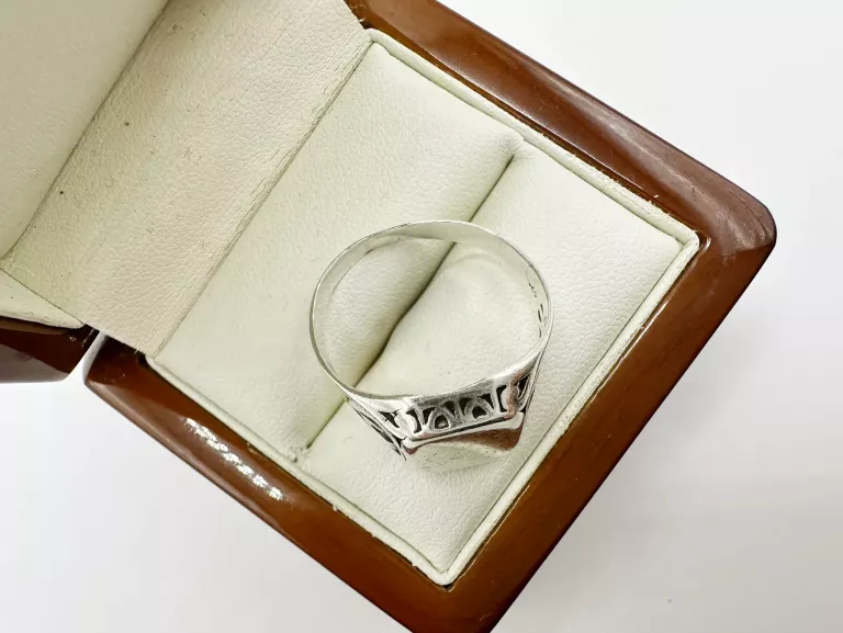 piekny-meski-klasyczny-sygnet-meski-wykonany-ze-srebra-925-kod-producenta-2511070060