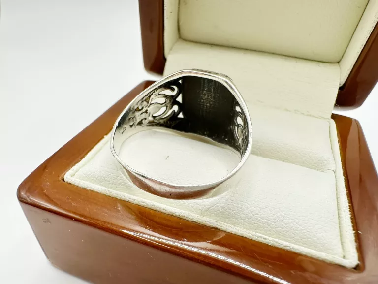 PIĘKNY MĘSKI KLASYCZNY SYGNET MĘSKI WYKONANY ZE SREBRA 925