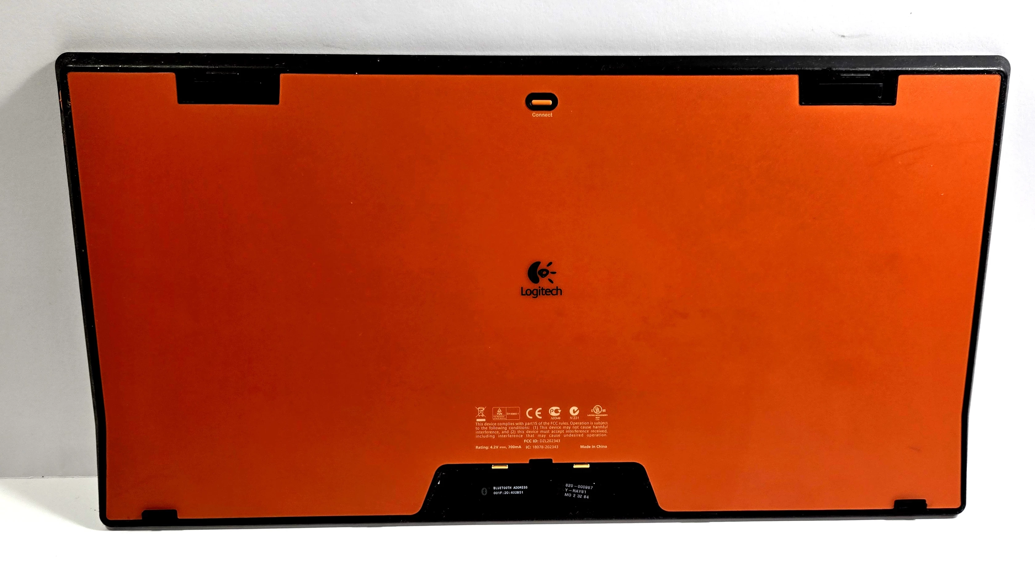 klawiatura-logitech-dinovo-edge-stacja-ladujaca-uklad-klawiatury-249838-1778412