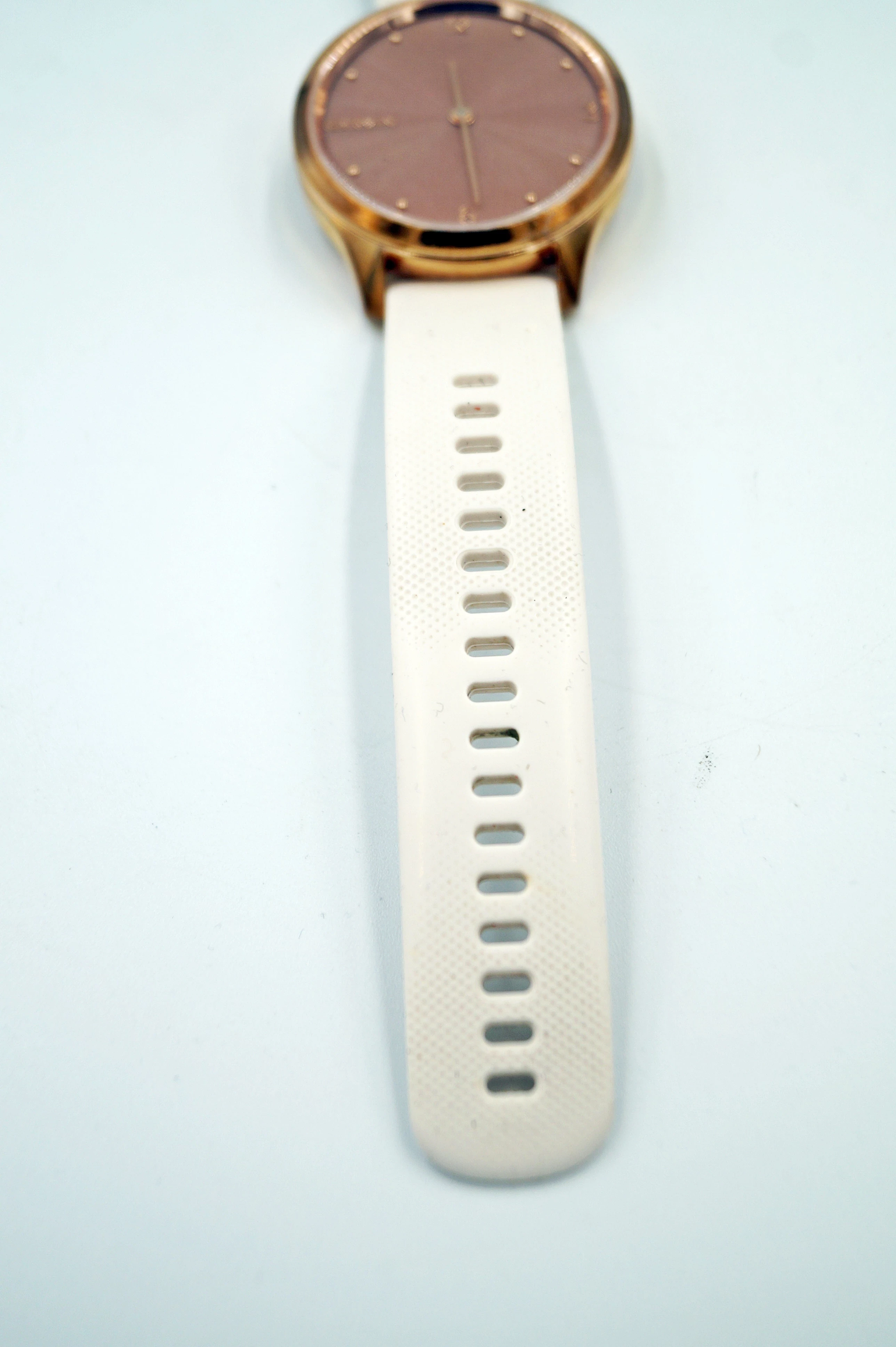 zegarek-sportowy-garmin-vivomove-luxe-rozowy-stan-11323-2