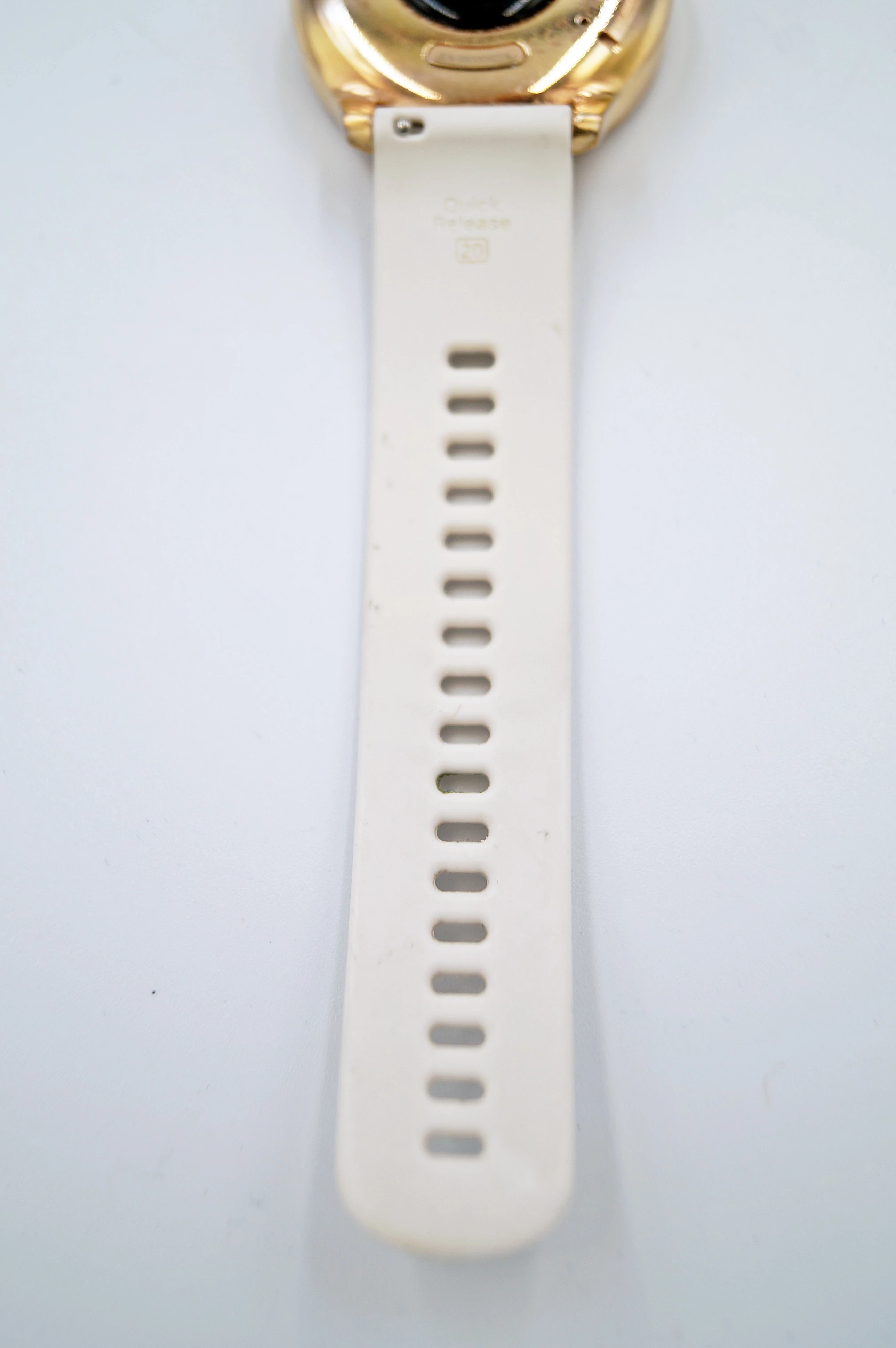 zegarek-sportowy-garmin-vivomove-luxe-rozowy-szerokosc-koperty-4200