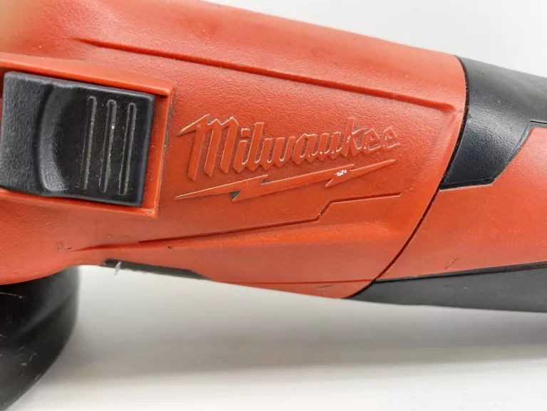 SZLIFIERKA KĄTOWA SIECIOWE MILWAUKEE 1550 W 230 V