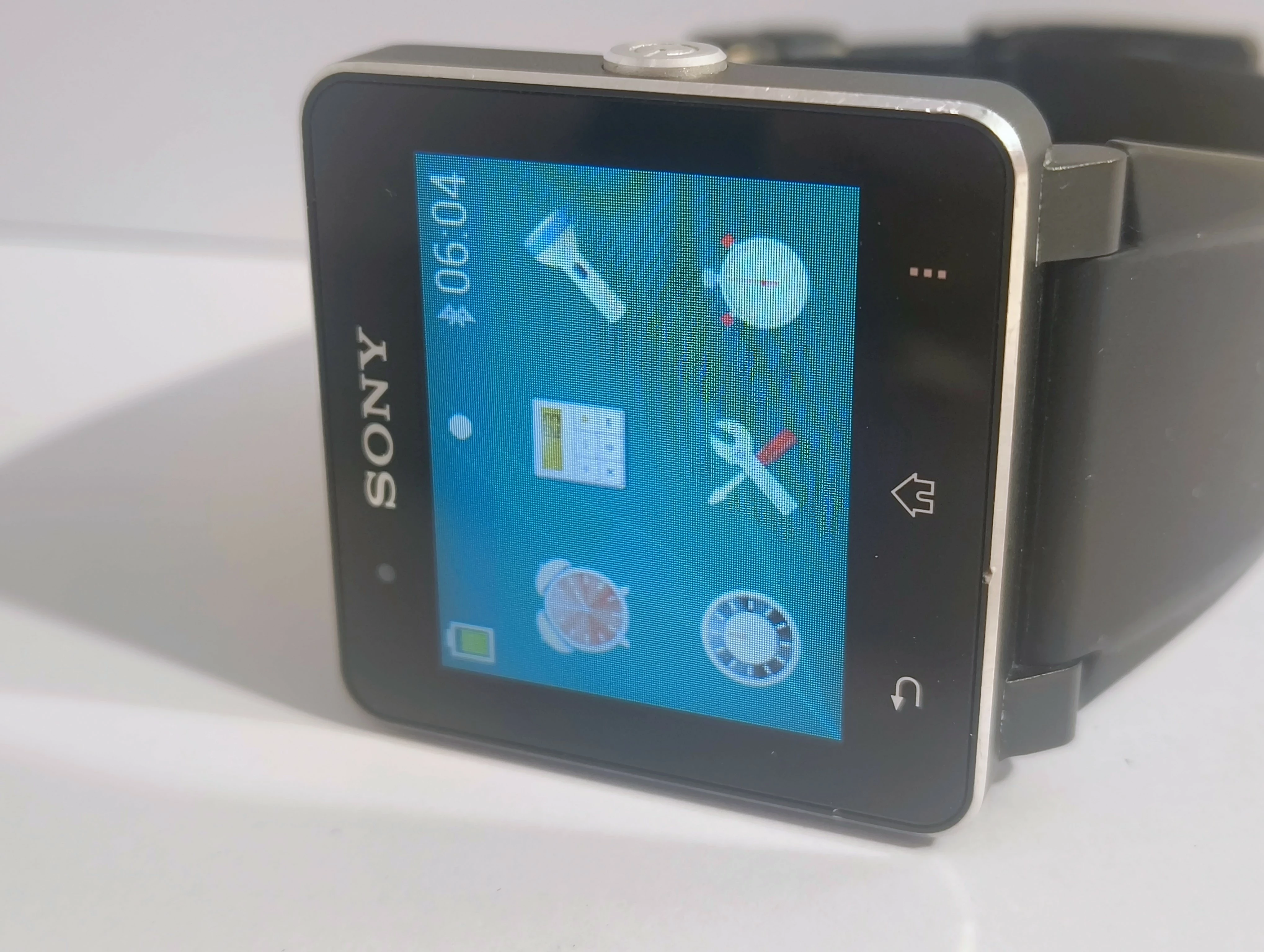 sony-smartwatch-2-sw2-model-249460-1651273