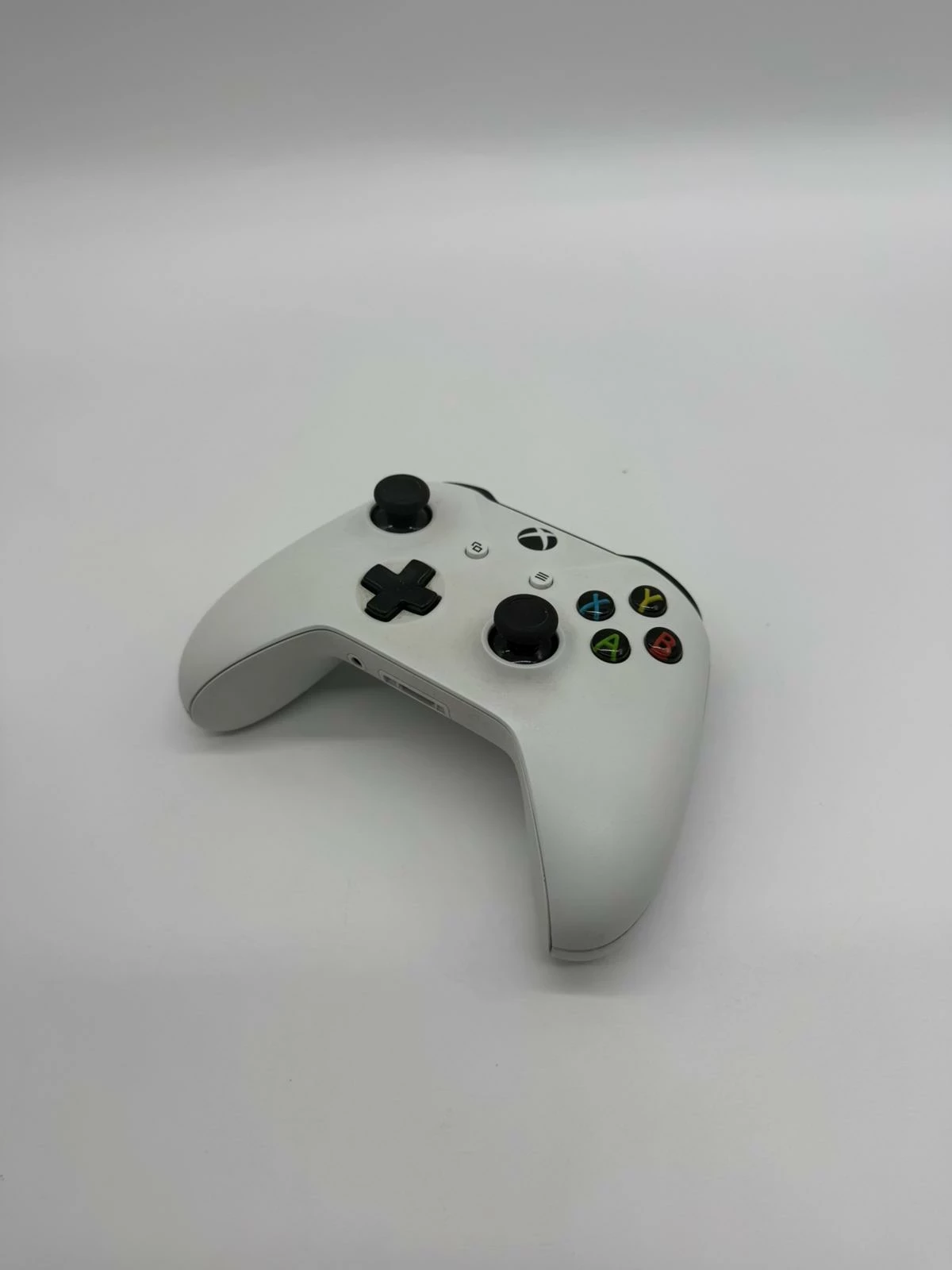 konsola-xbox-one-s-500-gb-pad-bdb-stan-gry-w-zestawie-205998-225574