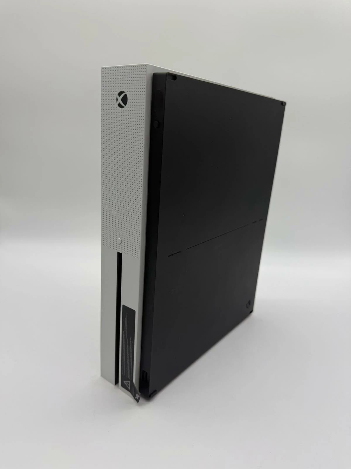 konsola-xbox-one-s-500-gb-pad-bdb-stan-liczba-kontrolerow-w-zestawie-205994-225550