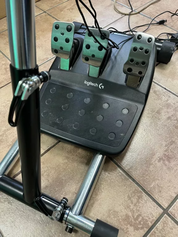 KIEROWNICA LOGITECH G29 PC/PS4/PS5 + PEDAŁY + STOJAK WHEEL STAND PRO