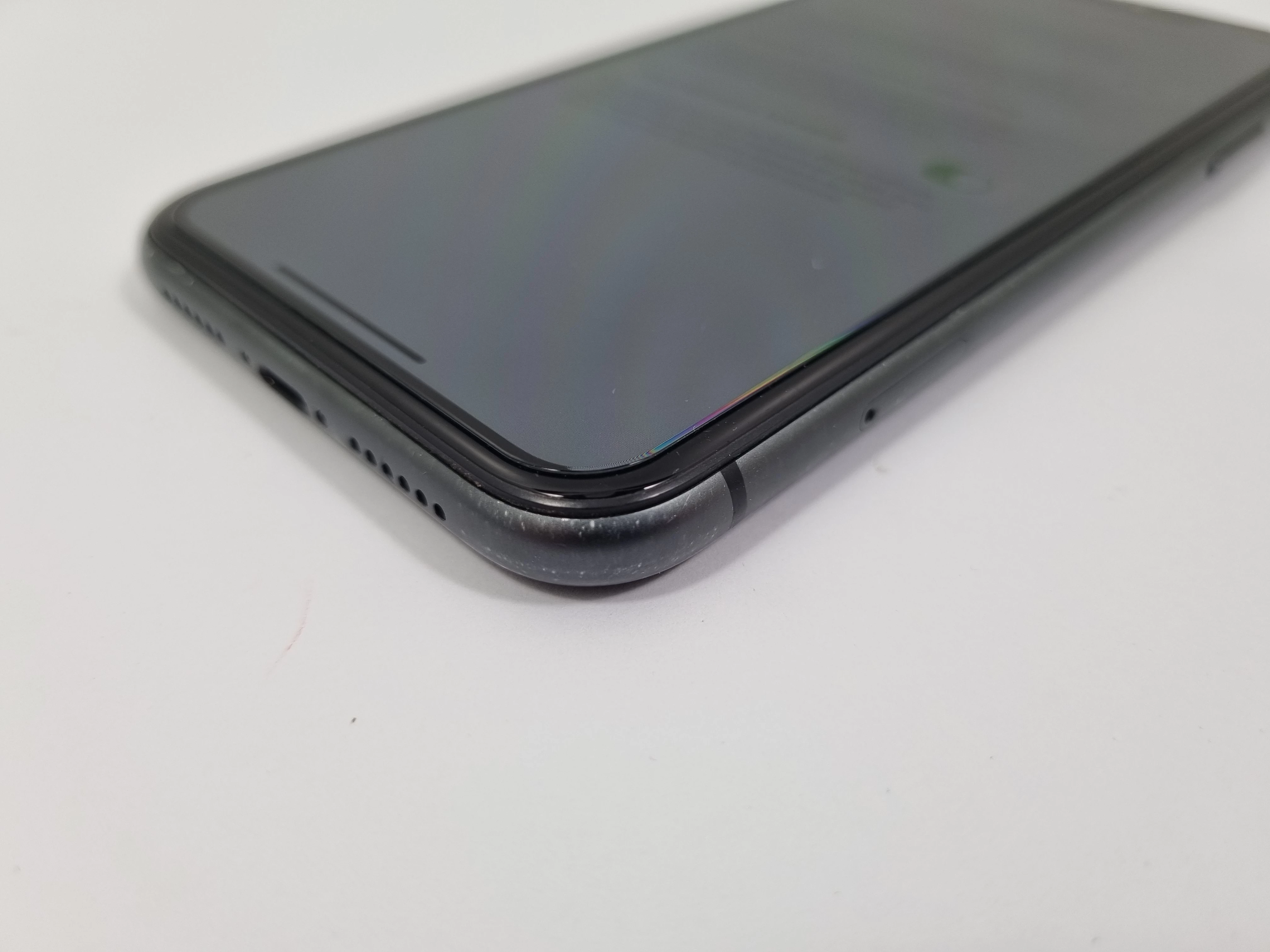 telefon-apple-iphone-11-4-gb-64-gb-4g-lte-czarny-87-etui-system-operacyjny-4388-7