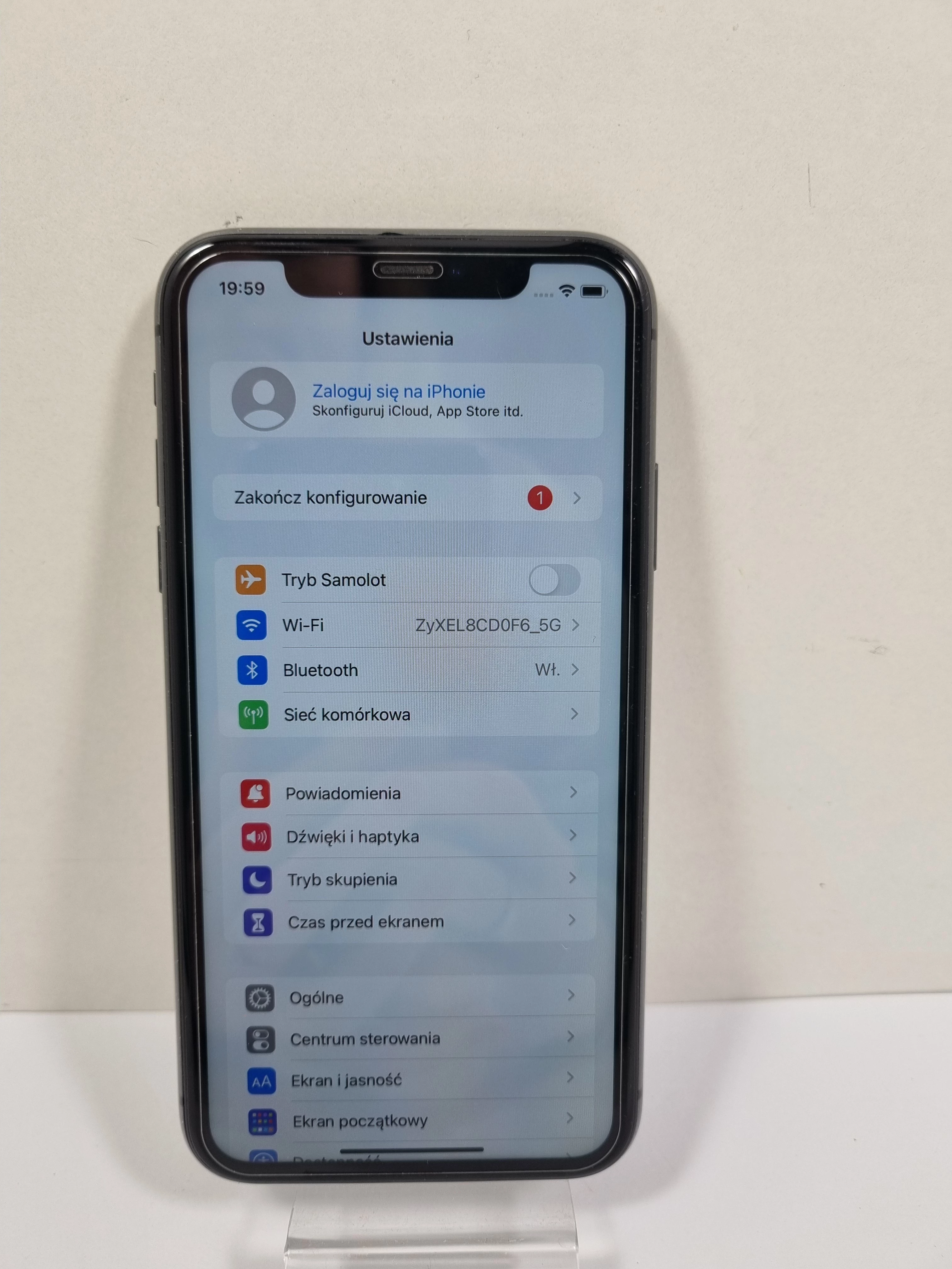 telefon-apple-iphone-11-4-gb-64-gb-4g-lte-czarny-87-etui-kod-producenta-mwm72pma