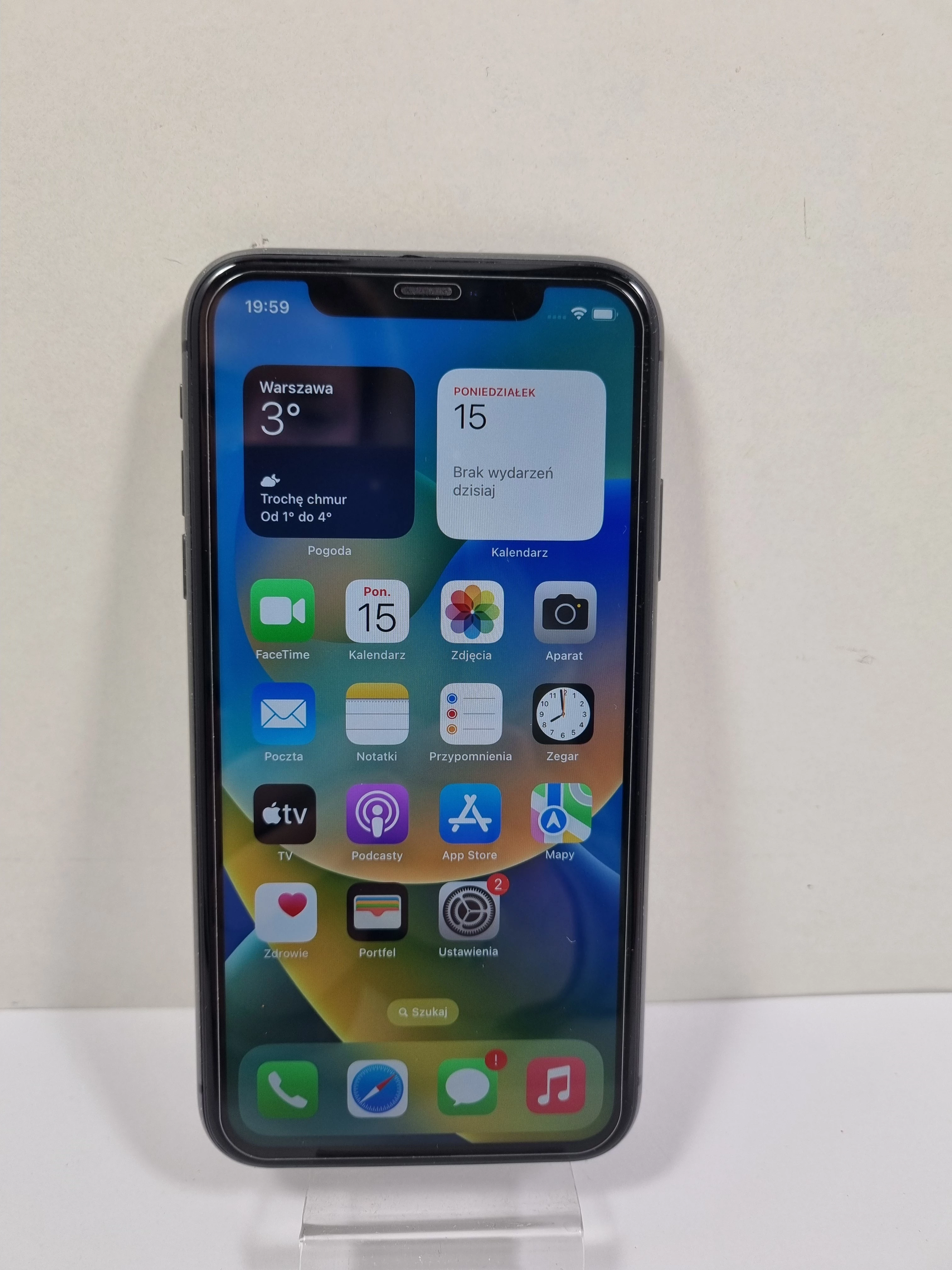 telefon-apple-iphone-11-4-gb-64-gb-4g-lte-czarny-87-etui-ean-gtin-0194252100851