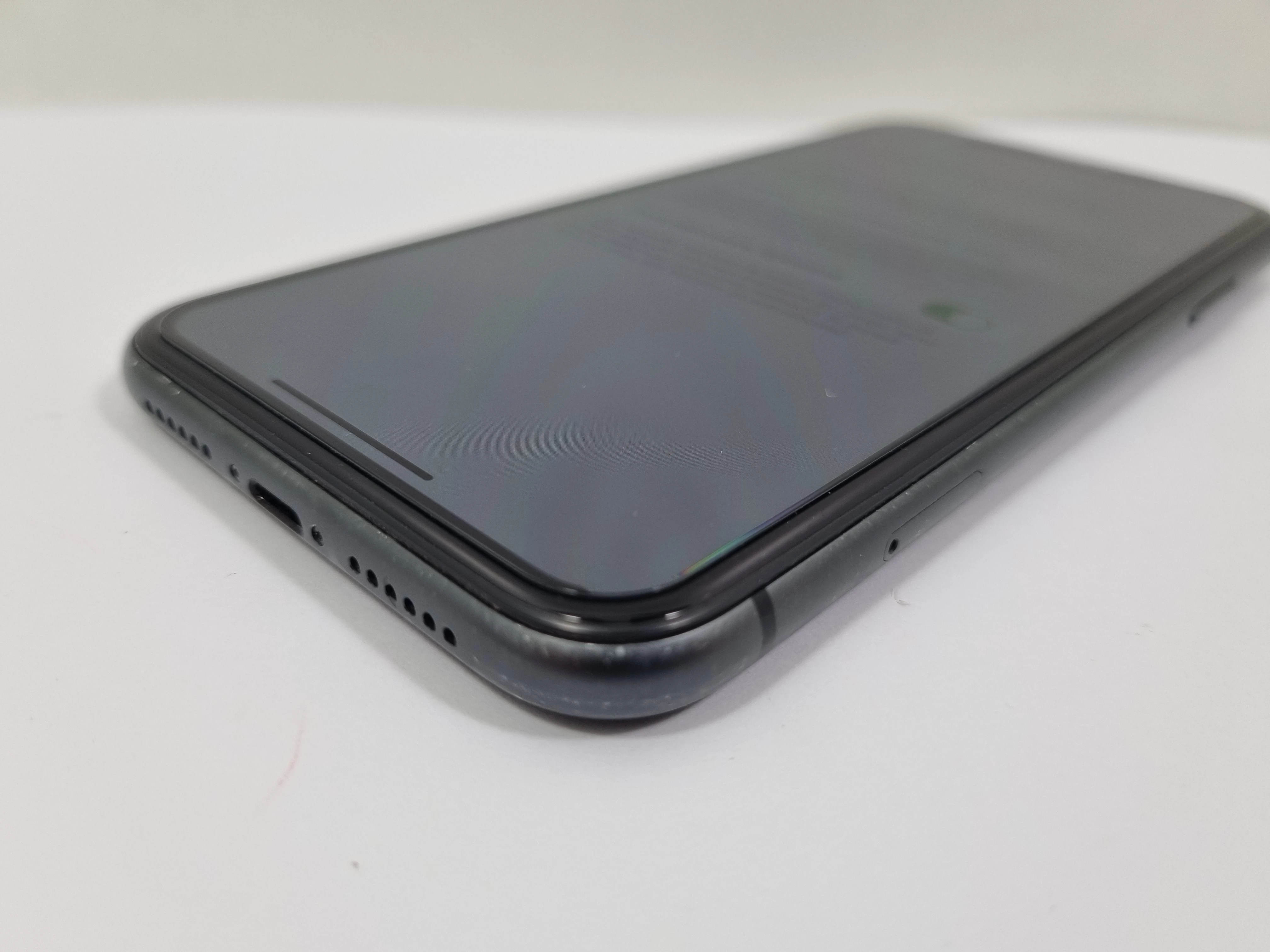 telefon-apple-iphone-11-4-gb-64-gb-4g-lte-czarny-87-etui-kolor-249512-1647413