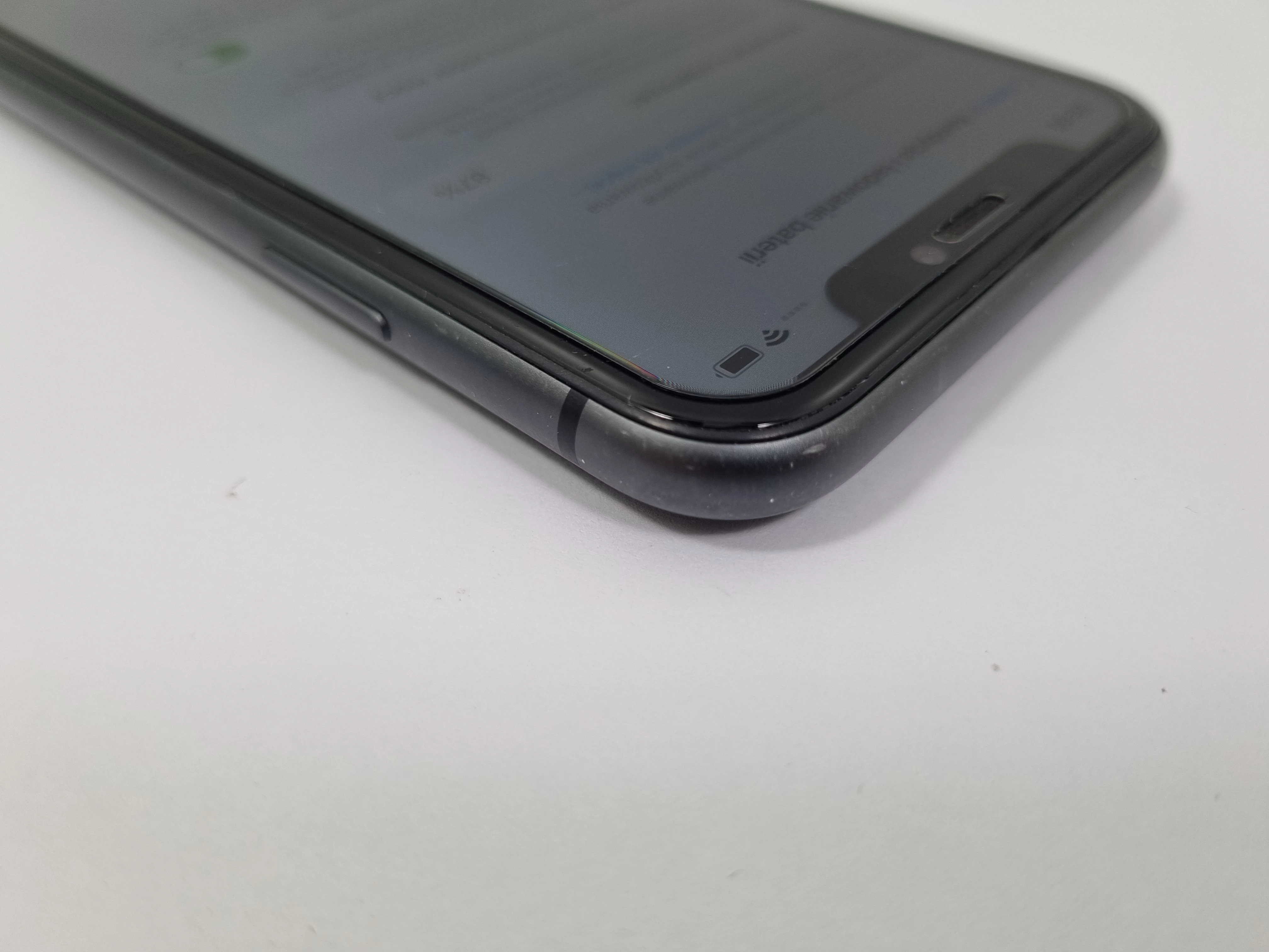 telefon-apple-iphone-11-4-gb-64-gb-4g-lte-czarny-87-etui-pojemnosc-akumulatora-3110