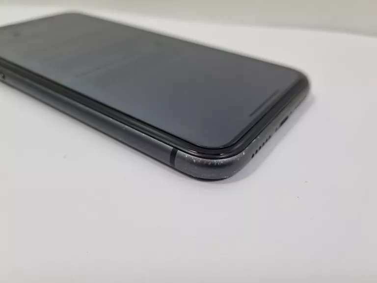 TELEFON APPLE IPHONE 11 4 GB / 64 GB 4G (LTE) CZARNY 87% + ETUI