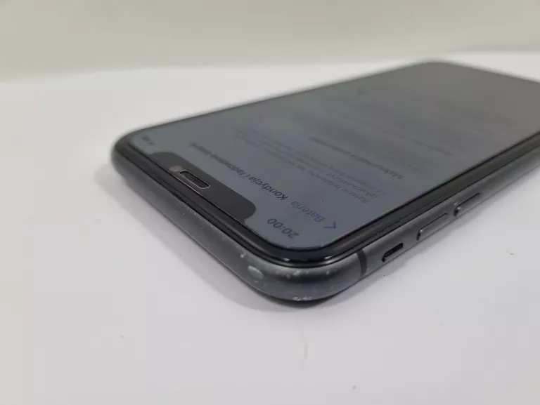 TELEFON APPLE IPHONE 11 4 GB / 64 GB 4G (LTE) CZARNY 87% + ETUI