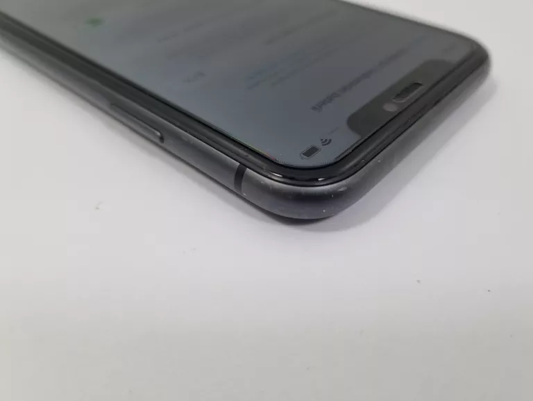 telefon-apple-iphone-11-4-gb-64-gb-4g-lte-czarny-87-etui-pojemnosc-akumulatora-3110
